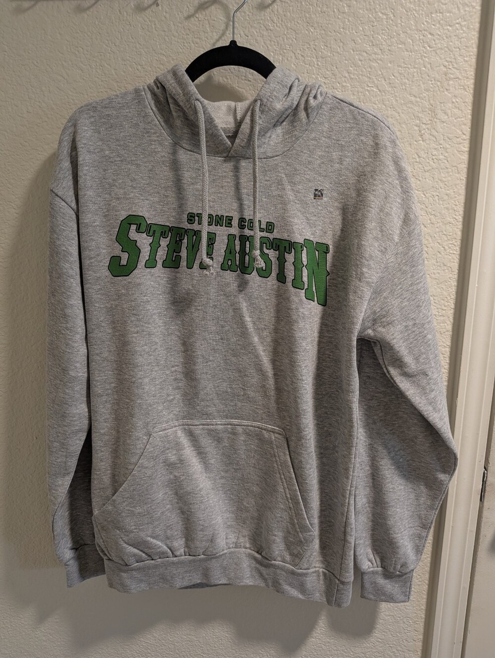 WWE Stone Cold Steve Austin Hoodie Gray Camo Skull Graphic Pullover NWOT Men's S